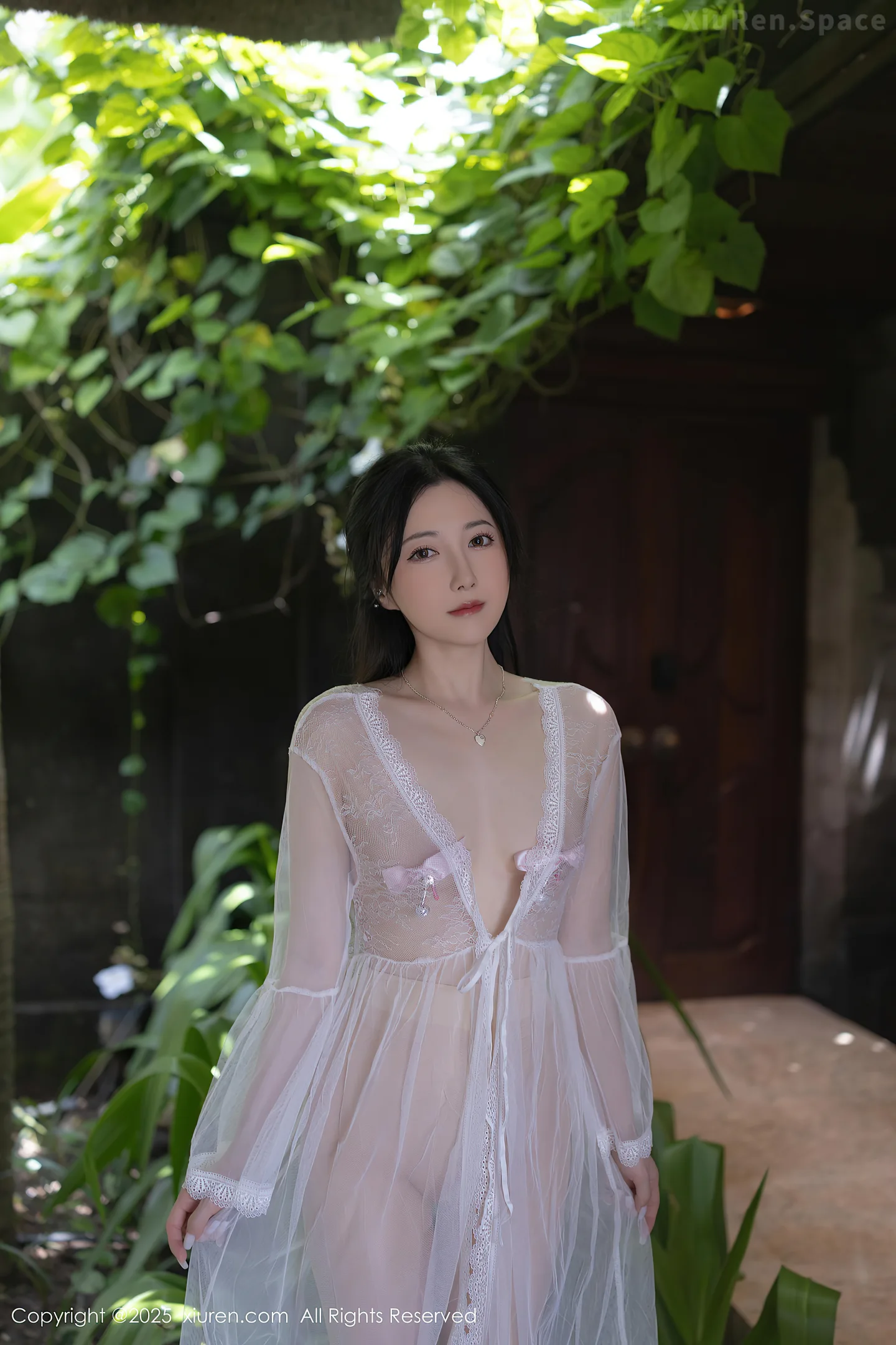 图片[2]-[XiuRen秀人网] VOL.10173 模特鱼子酱Fish性感白色轻透连衣裙透视秀惹火身材撩人诱惑写真80P-秀人网官方网站